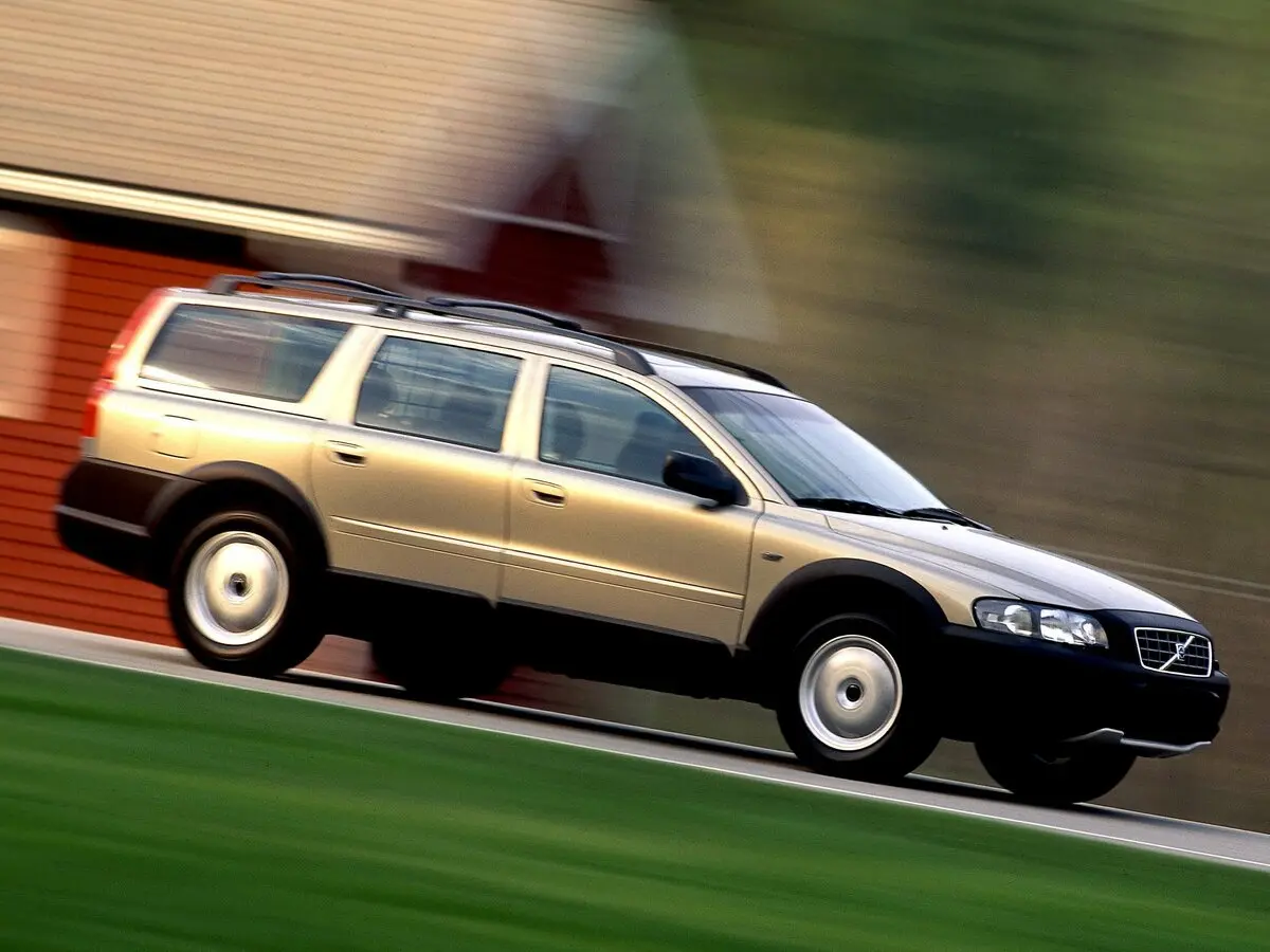Volvo XC70 I Универсал 5 дв. — photo 2