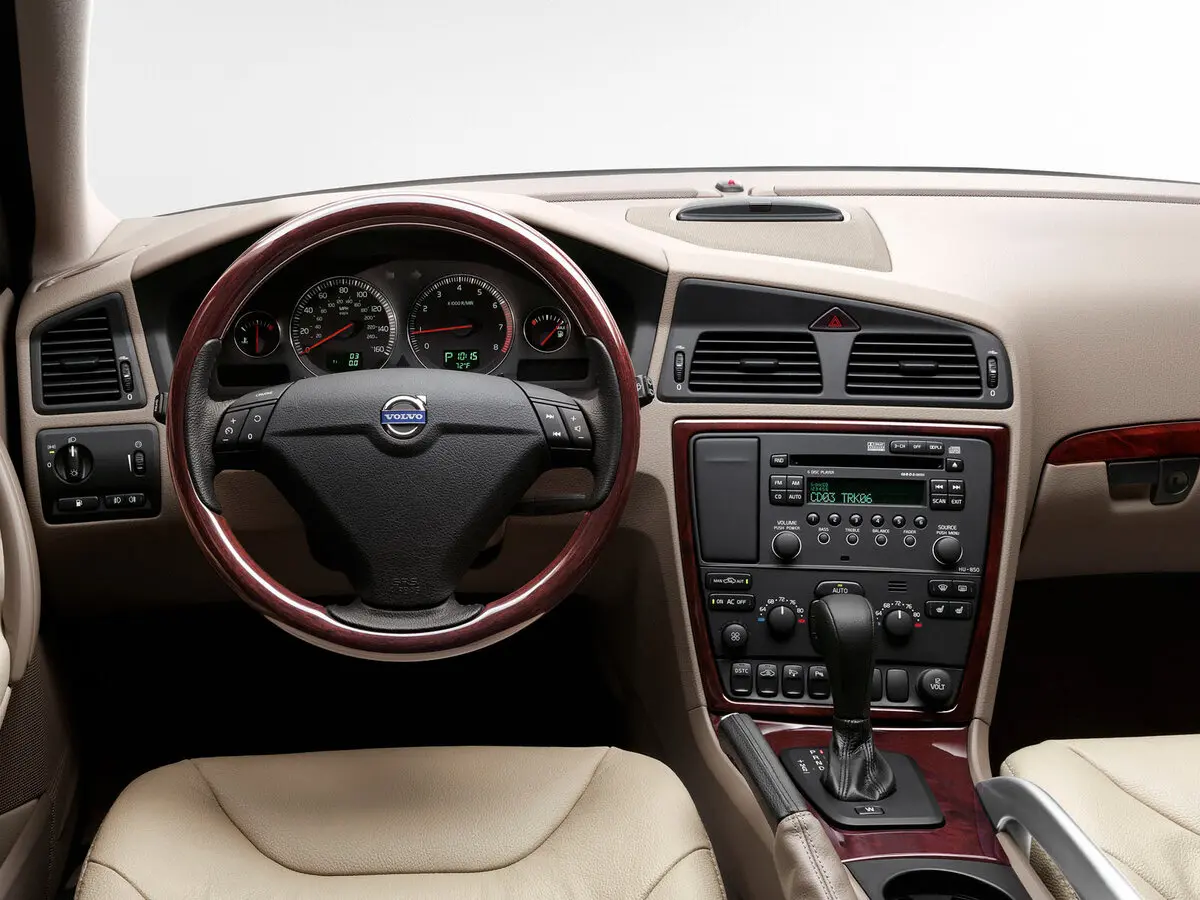 Volvo XC70 I Универсал 5 дв. — photo 5
