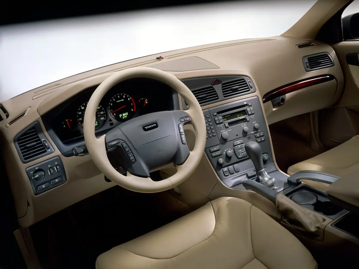 Volvo XC70 I Универсал 5 дв. — photo 6
