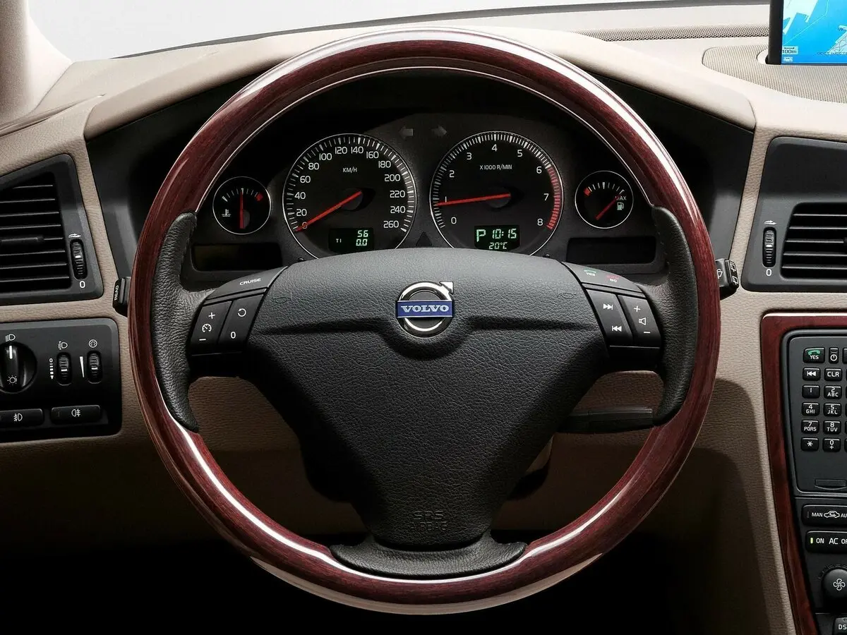 Volvo XC70 I Универсал 5 дв. — photo 7