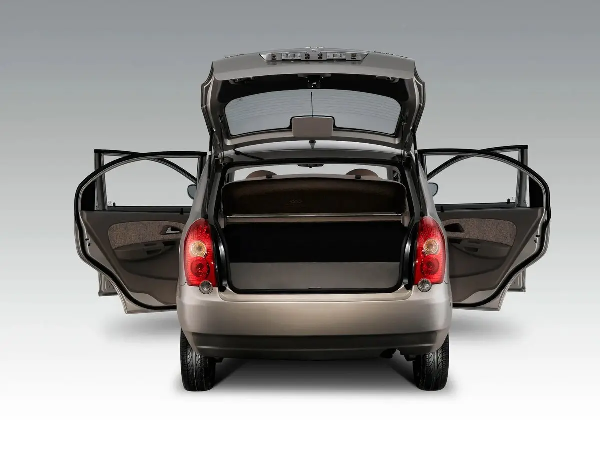Chery QQ6 (S21) 2006 – 2010 Лифтбек — photo 9