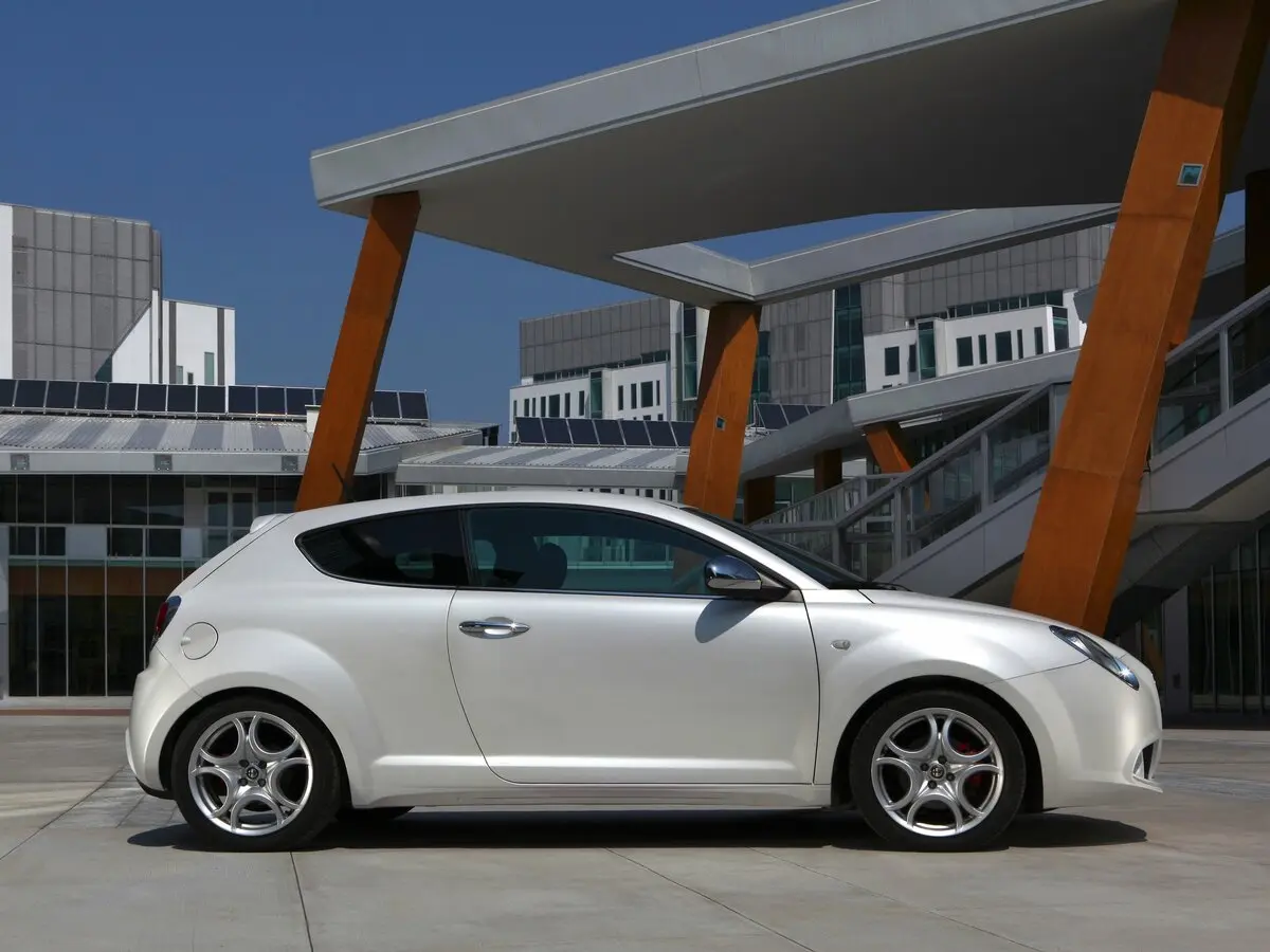 Alfa Romeo MiTo I Хэтчбек 3 дв. — photo 2