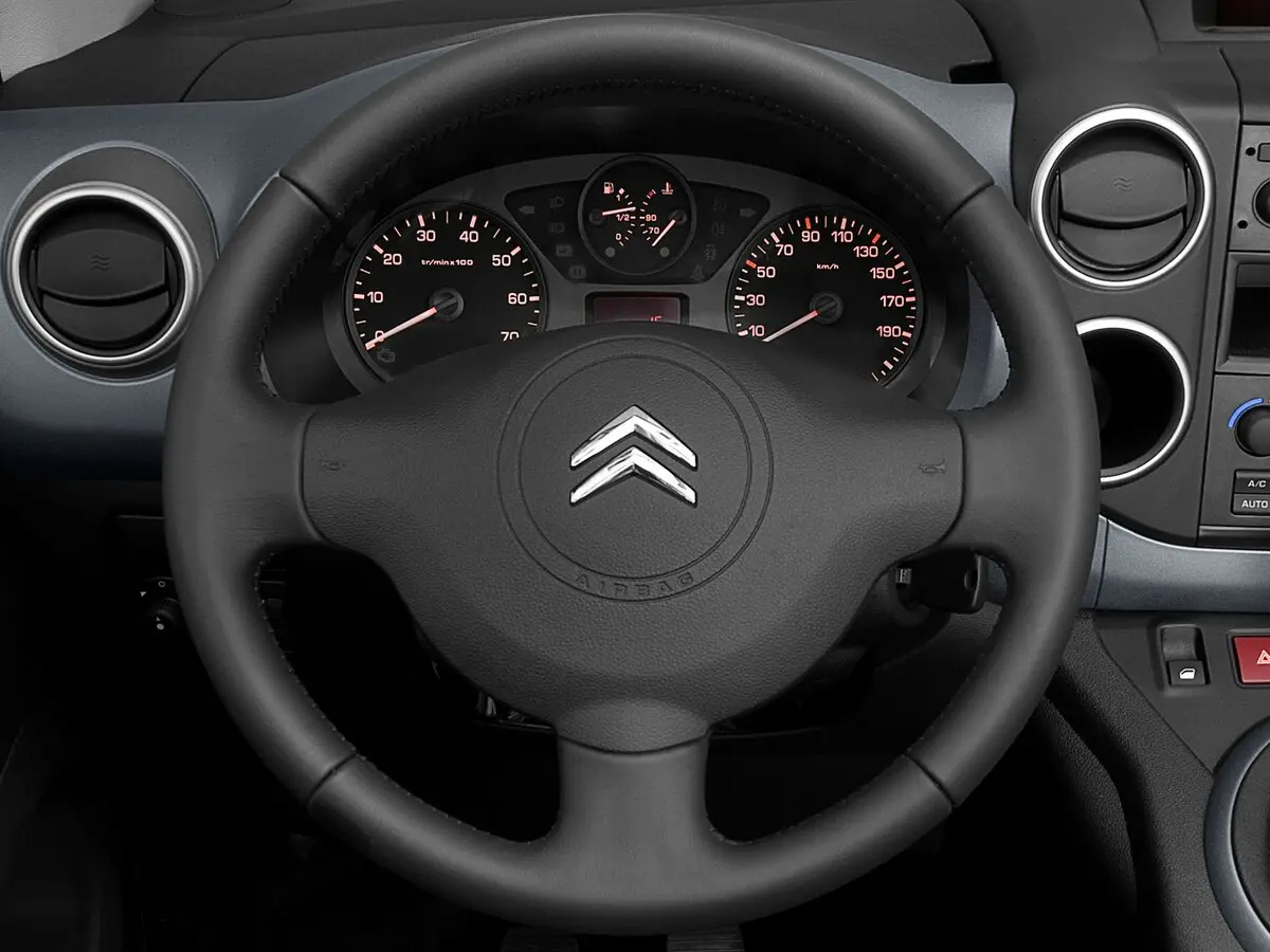 Citroen Berlingo II Компактвэн — photo 8