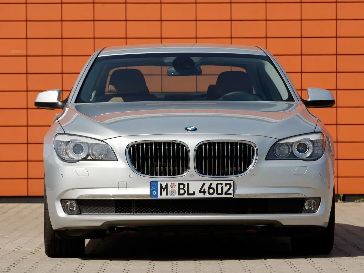 BMW 7 серии V (F01/F02/F04) Седан — 照片 3