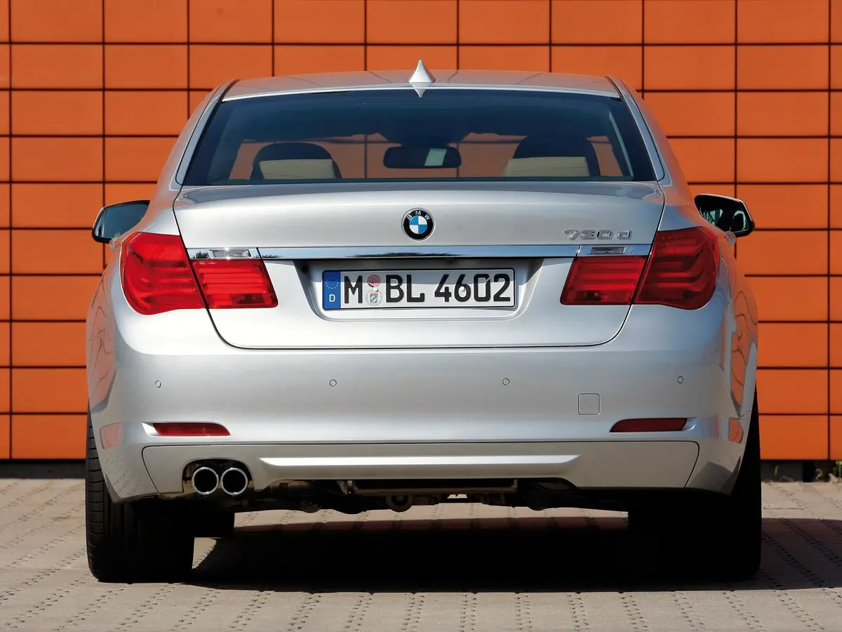 BMW 7 серии V (F01/F02/F04) Седан — 照片 4