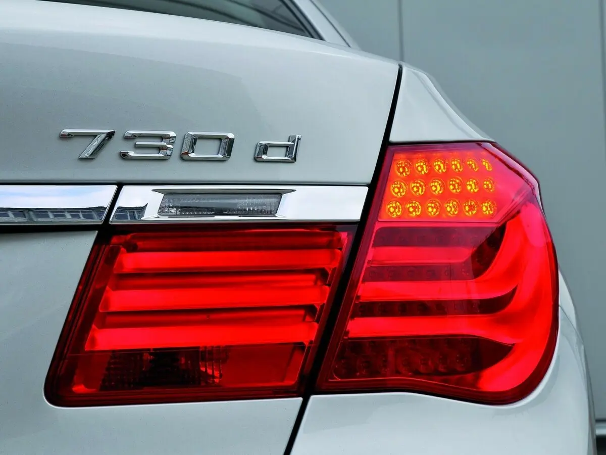 BMW 7 серии V (F01/F02/F04) Седан — 照片 16