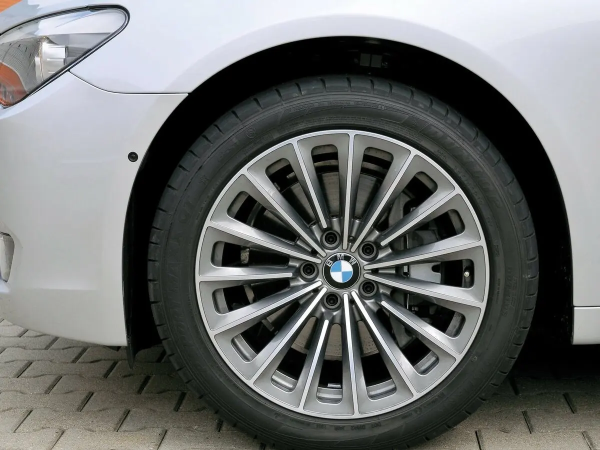 BMW 7 серии V (F01/F02/F04) Седан — 照片 19