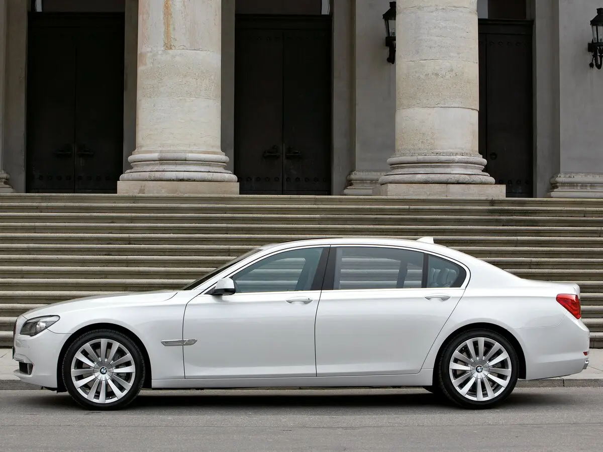 BMW 7 серии V (F01/F02/F04) Седан Long — 照片 2