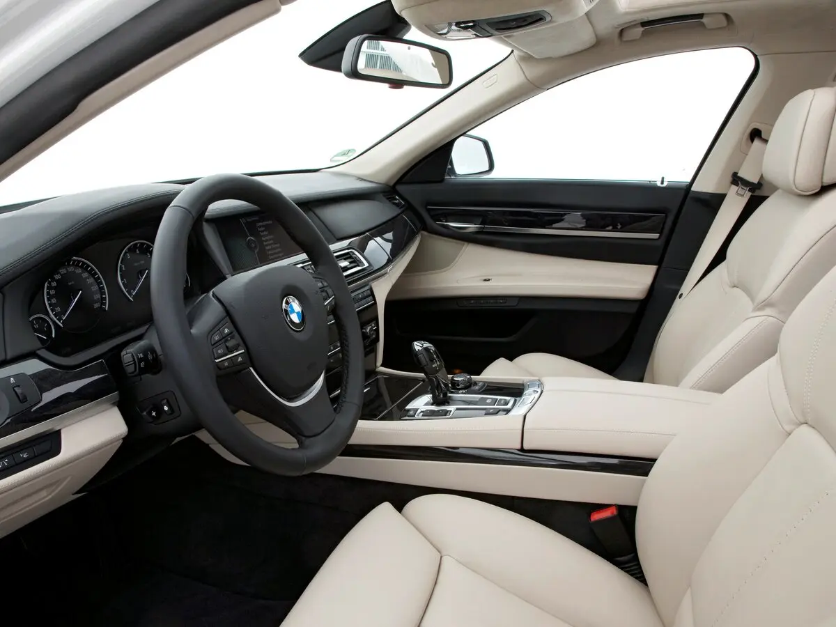 BMW 7 серии V (F01/F02/F04) Седан Long — 照片 8
