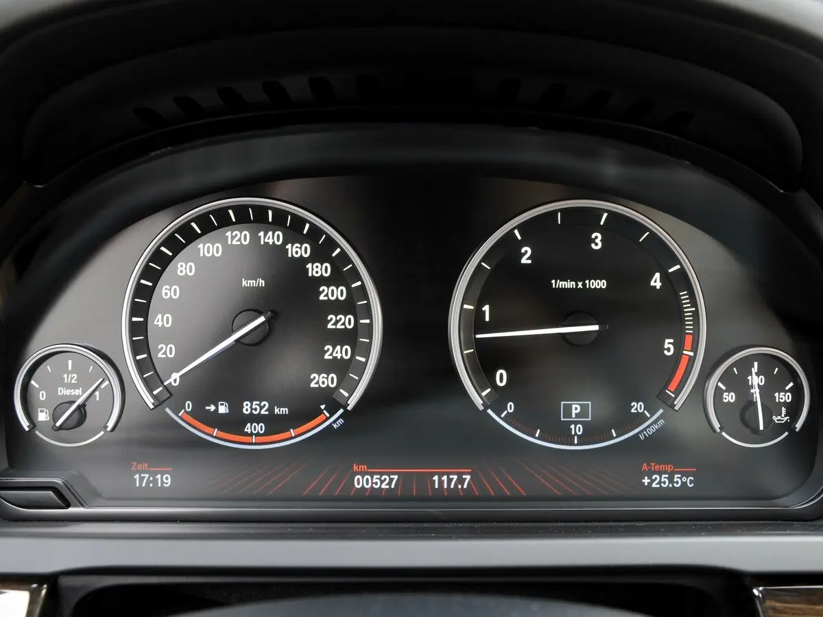 BMW 7 серии V (F01/F02/F04) Седан Long — 照片 9
