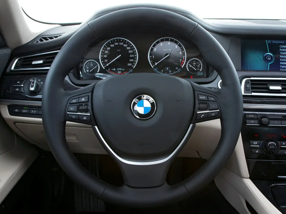 BMW 7 серии V (F01/F02/F04) Седан Long — 照片 10