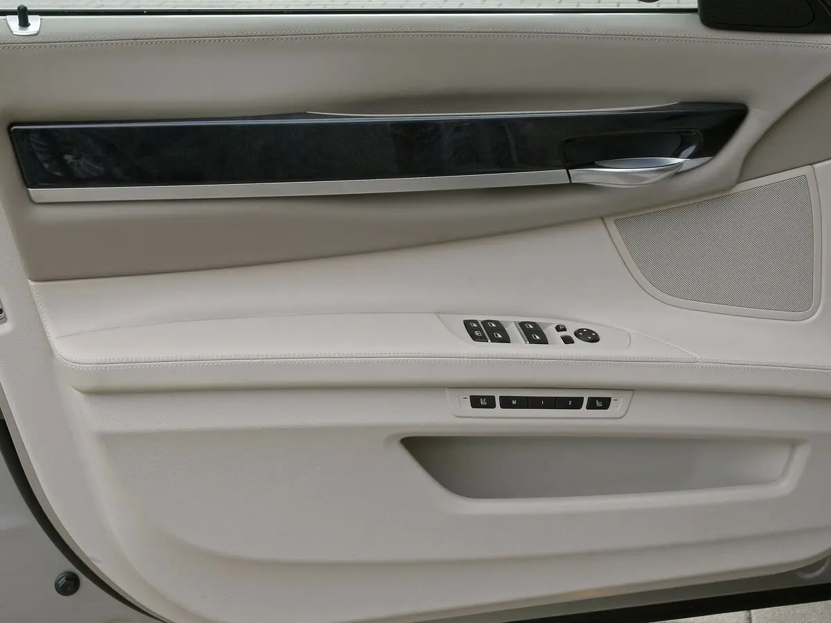 BMW 7 серии V (F01/F02/F04) Седан Long — 照片 13