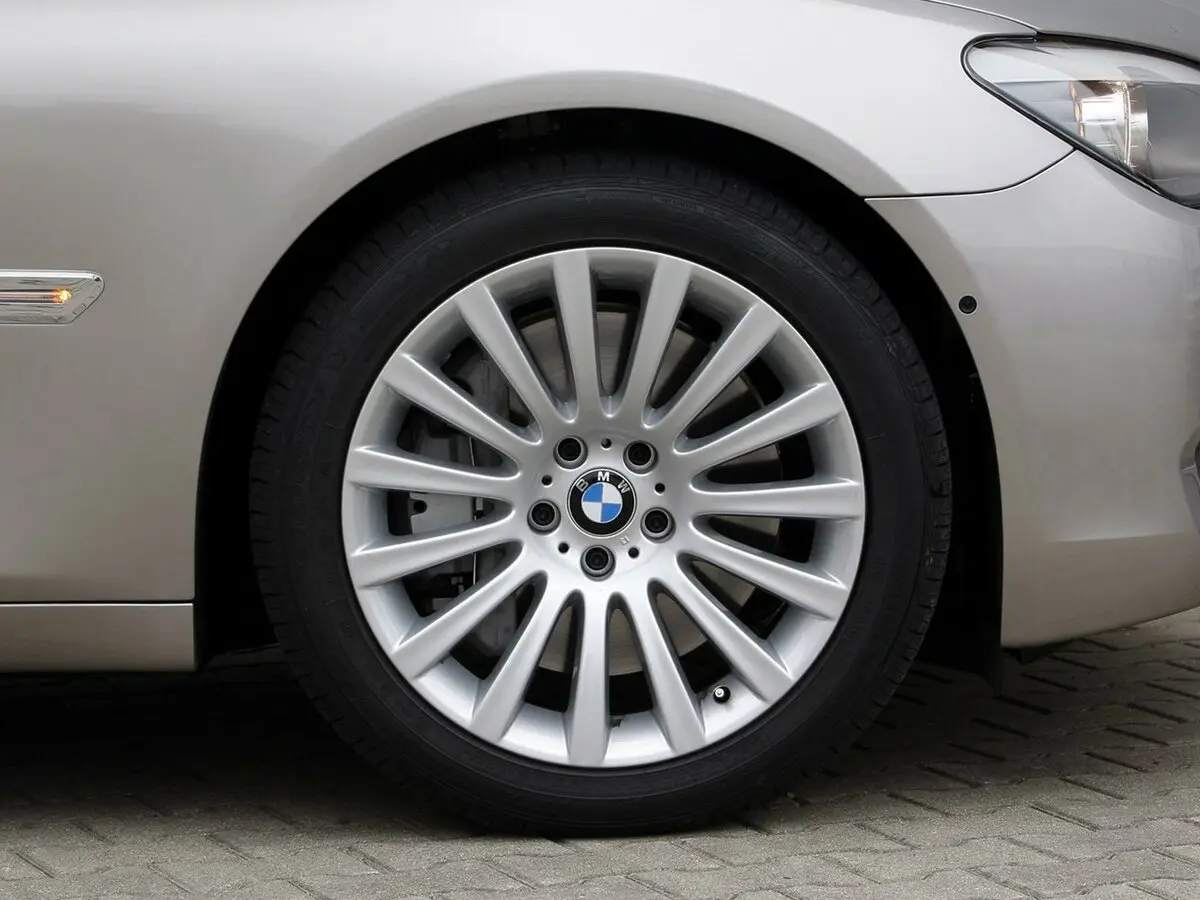 BMW 7 серии V (F01/F02/F04) Седан Long — 照片 21