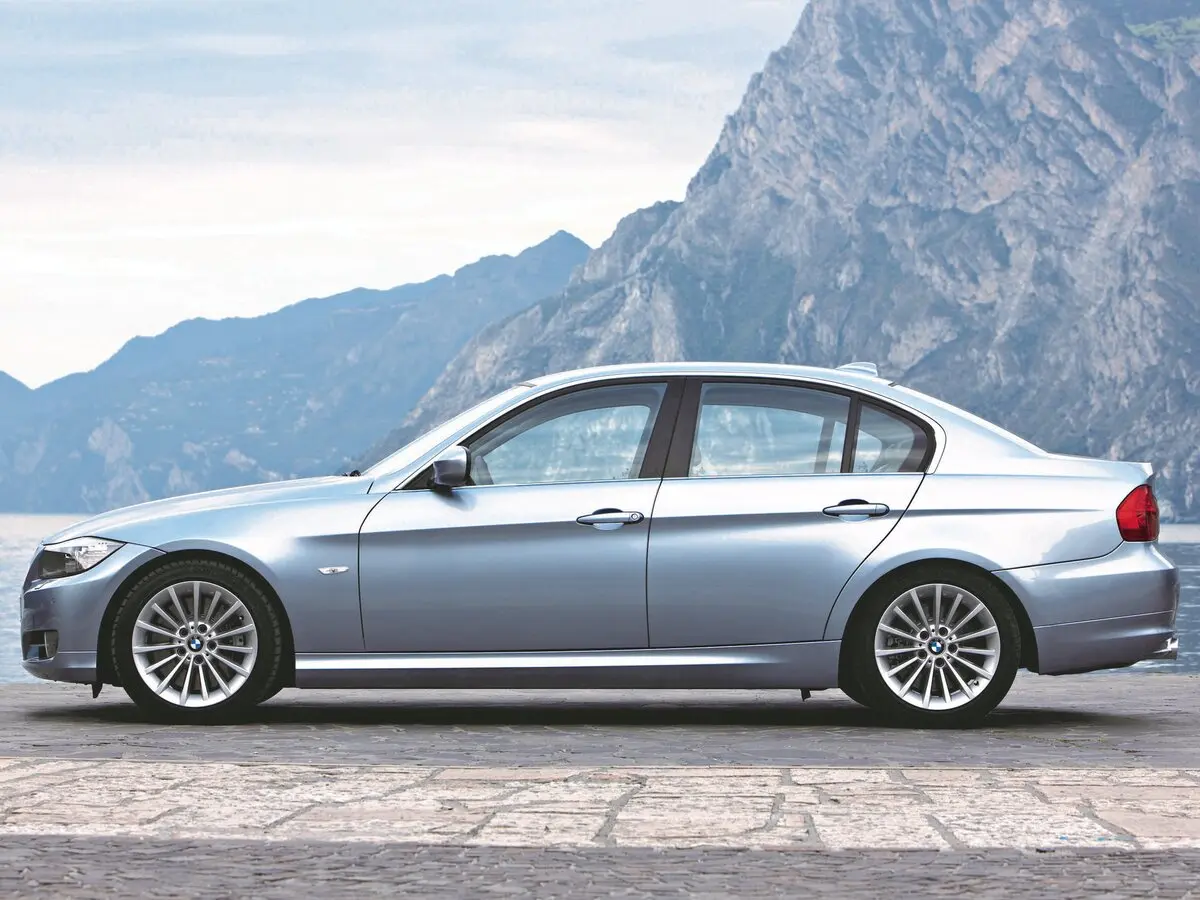 BMW 3 серии V (E90/E91/E92/E93) Рестайлинг Седан — сүрөт 2