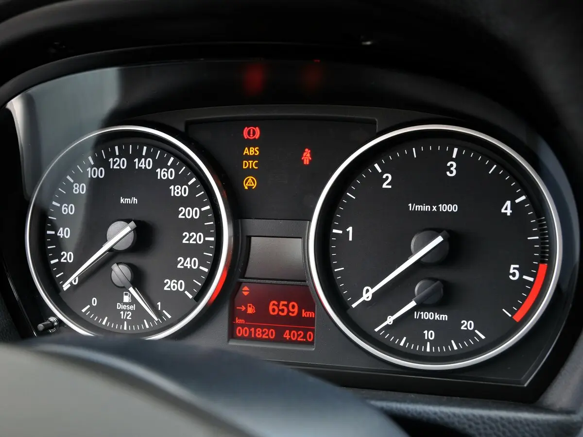 BMW 3 серии V (E90/E91/E92/E93) Рестайлинг Седан — сүрөт 9