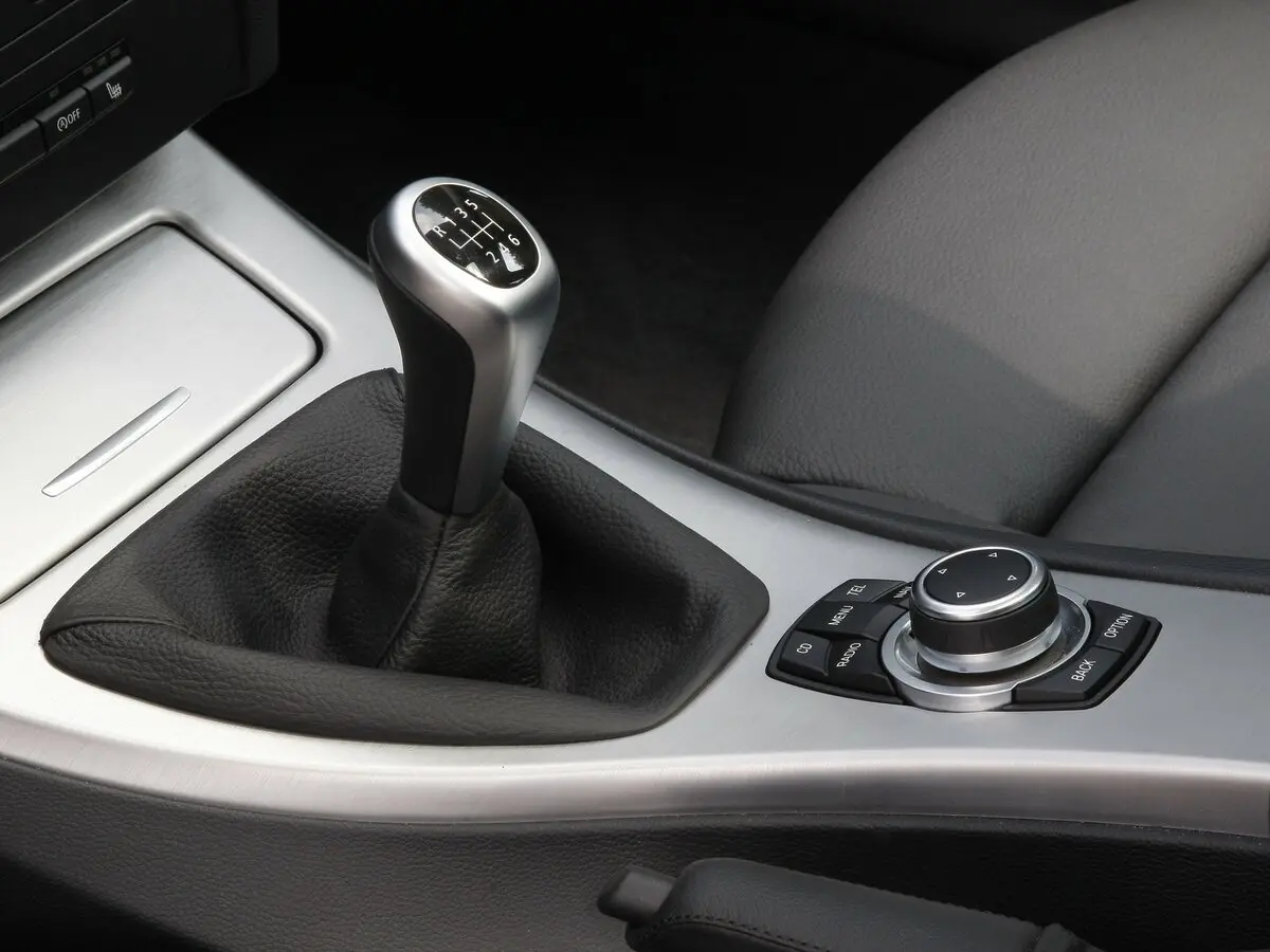 BMW 3 серии V (E90/E91/E92/E93) Рестайлинг Седан — сүрөт 13