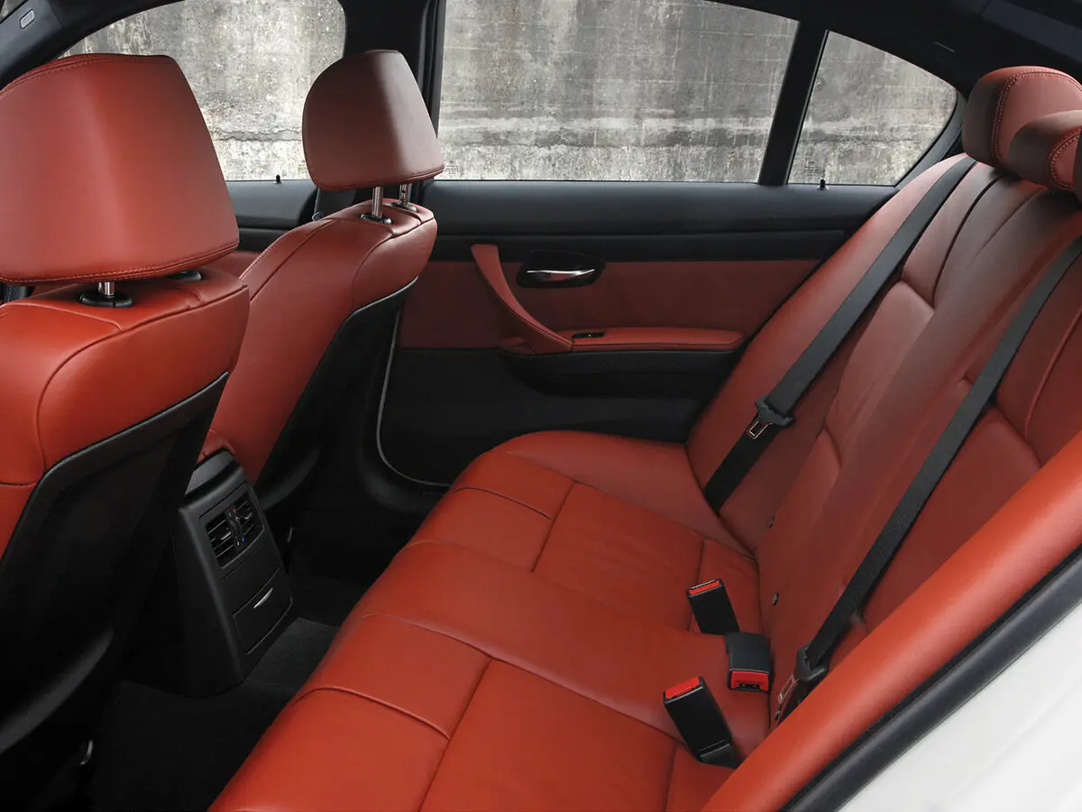 BMW M3 IV (E90) Седан — сүрөт 10