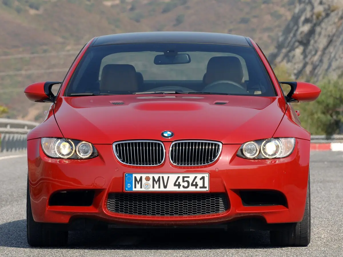 BMW M3 IV (E90) Купе — сүрөт 3