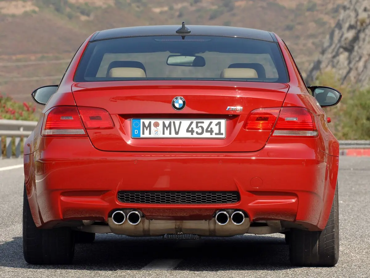BMW M3 IV (E90) Купе — сүрөт 4