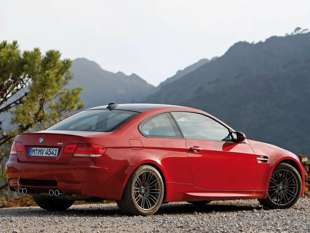 BMW M3 IV (E90) Купе — сүрөт 5