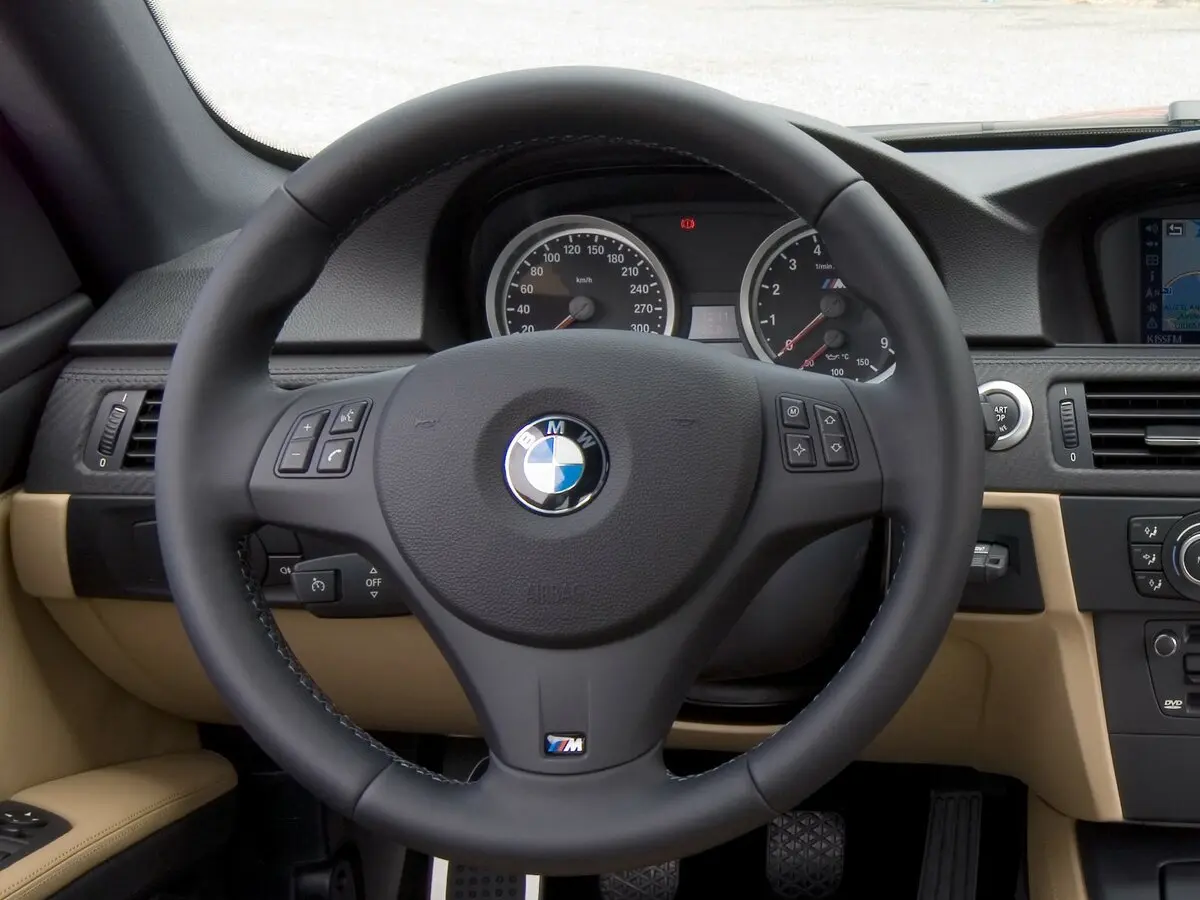 BMW M3 IV (E90) Купе — сүрөт 10