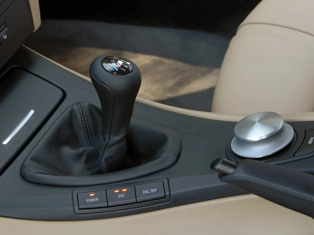 BMW M3 IV (E90) Купе — сүрөт 13