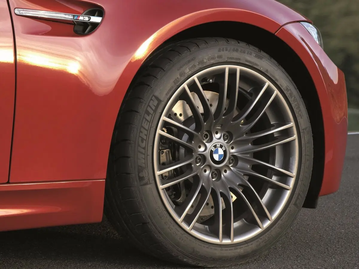 BMW M3 IV (E90) Купе — сүрөт 20