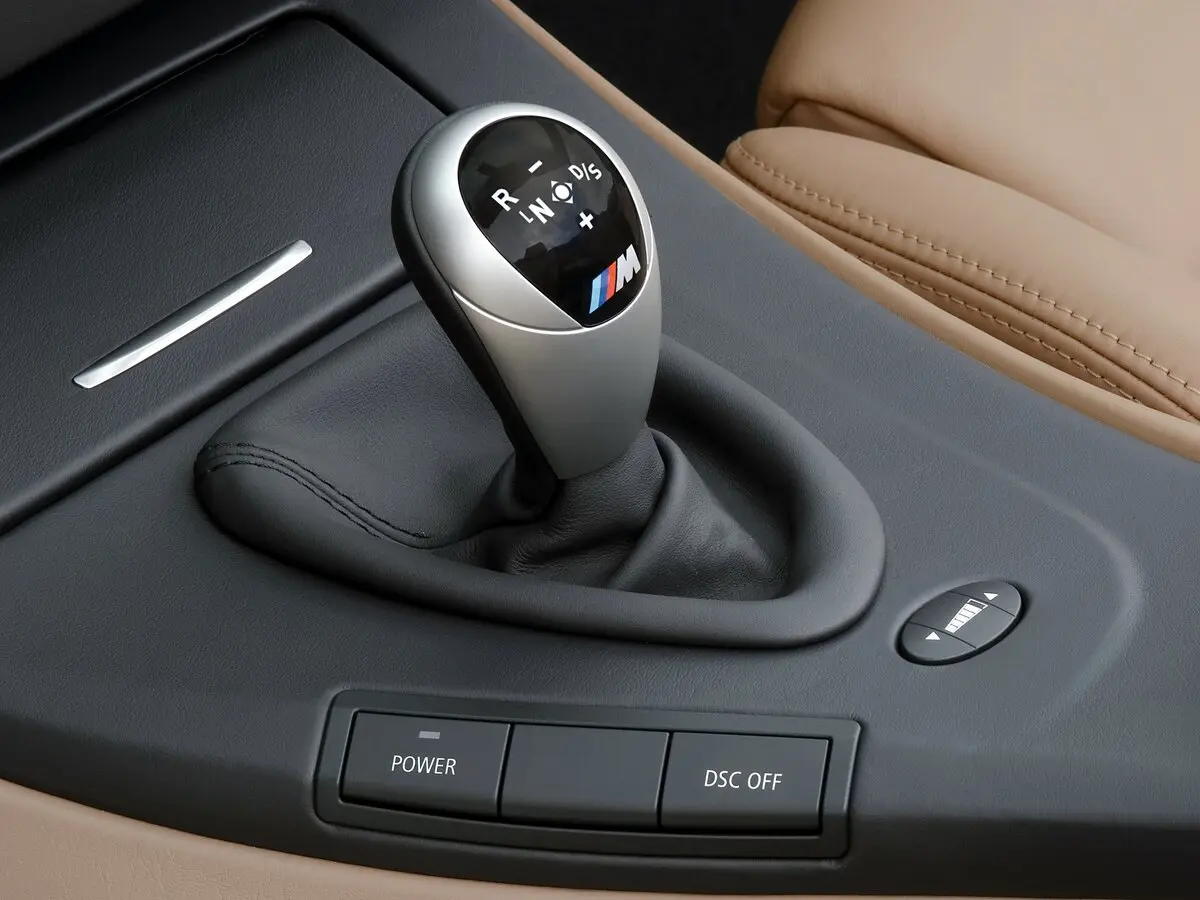 BMW M3 IV (E90) Кабриолет — сүрөт 11
