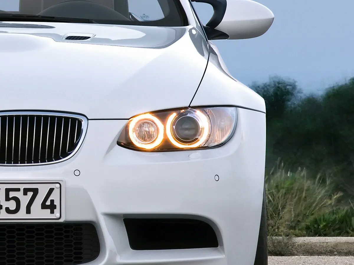 BMW M3 IV (E90) Кабриолет — сүрөт 12
