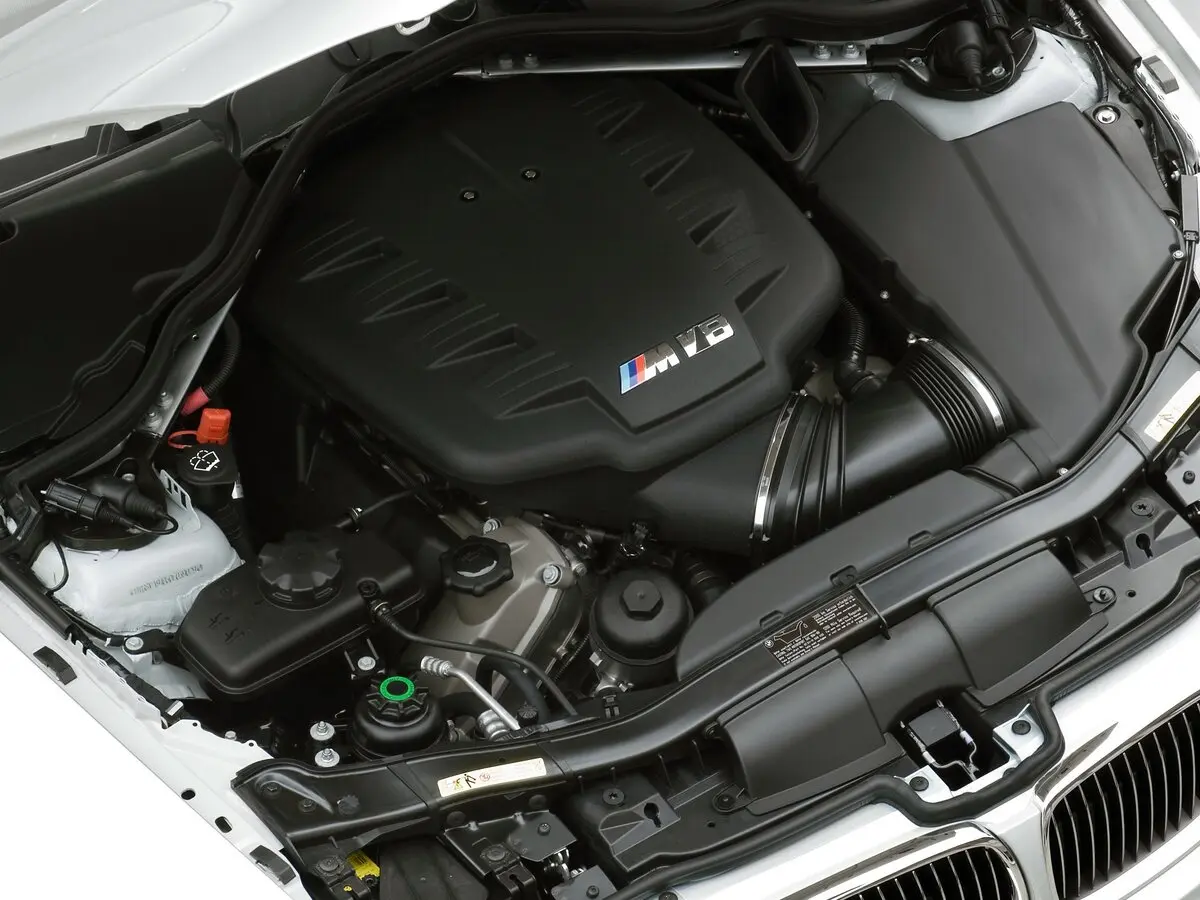 BMW M3 IV (E90) Кабриолет — сүрөт 15