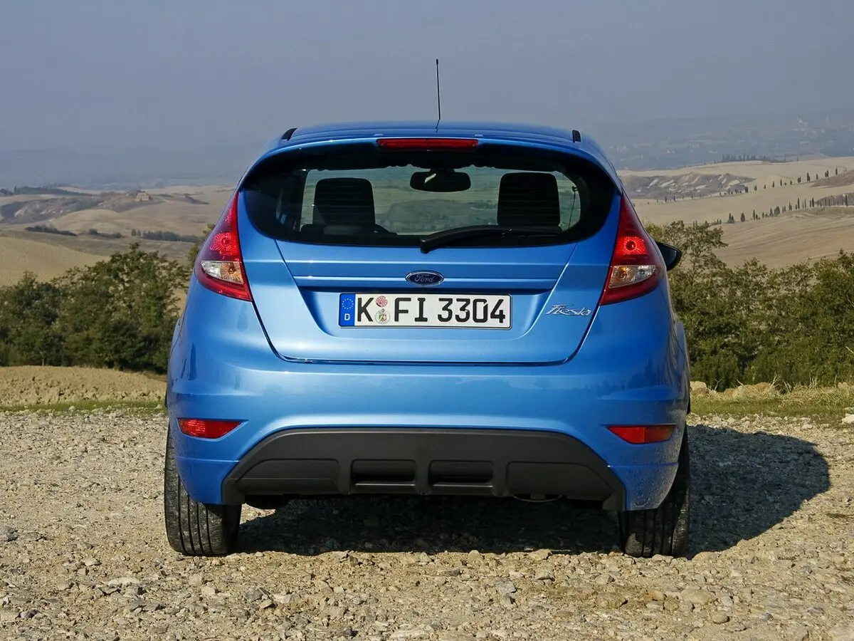 Ford Fiesta Mk6 Хэтчбек 3 дв. — сүрөт 4