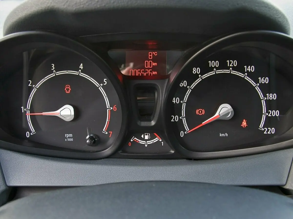 Ford Fiesta Mk6 Хэтчбек 3 дв. — сүрөт 9