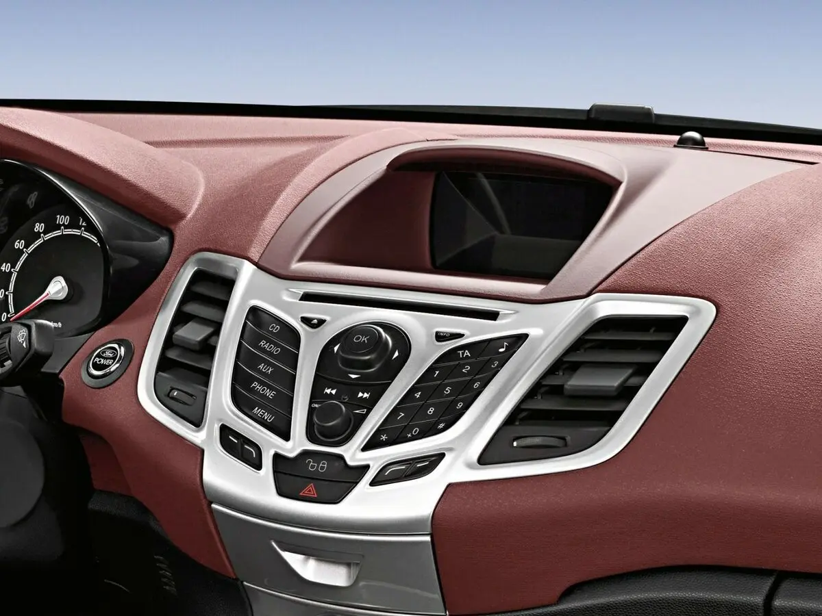 Ford Fiesta Mk6 Хэтчбек 3 дв. — сүрөт 15