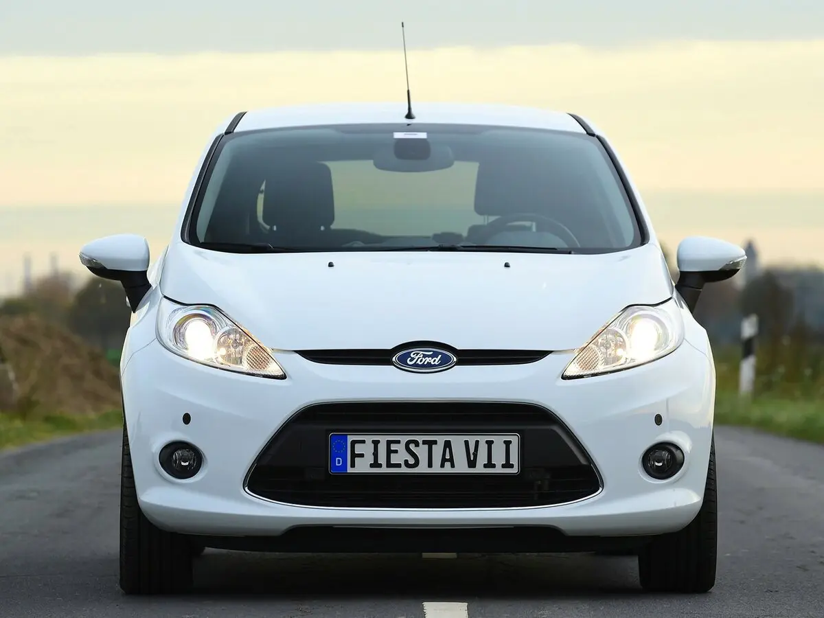 Ford Fiesta Mk6 Хэтчбек 5 дв. — photo 3