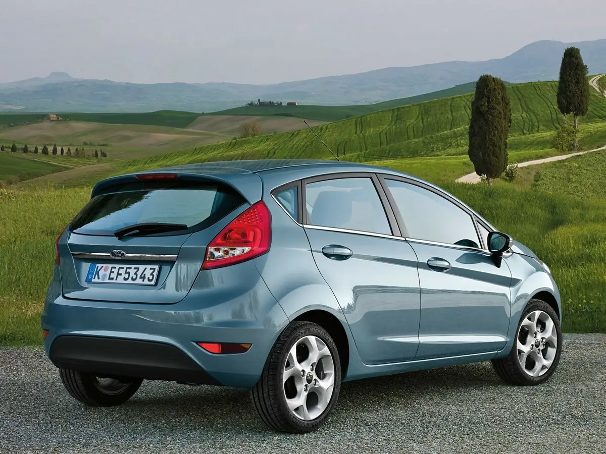 Ford Fiesta Mk6 Хэтчбек 5 дв. — photo 5
