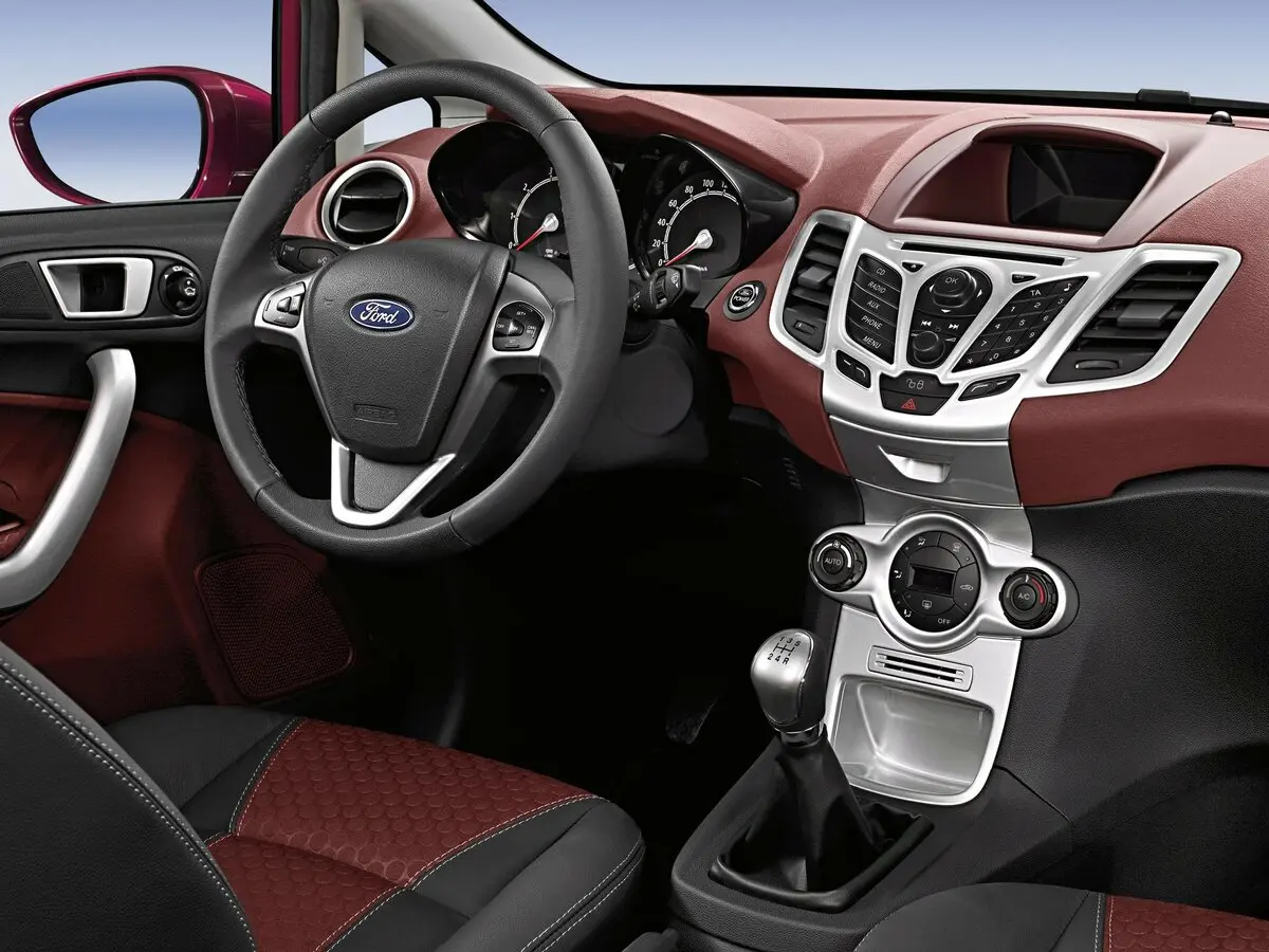 Ford Fiesta Mk6 Хэтчбек 5 дв. — photo 7