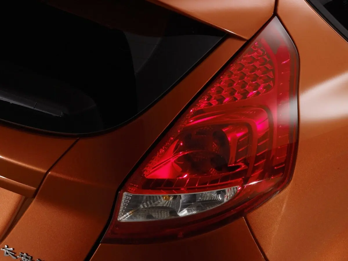 Ford Fiesta Mk6 Хэтчбек 5 дв. — photo 14