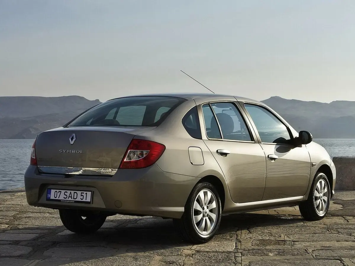 Renault Symbol ll Седан — photo 5