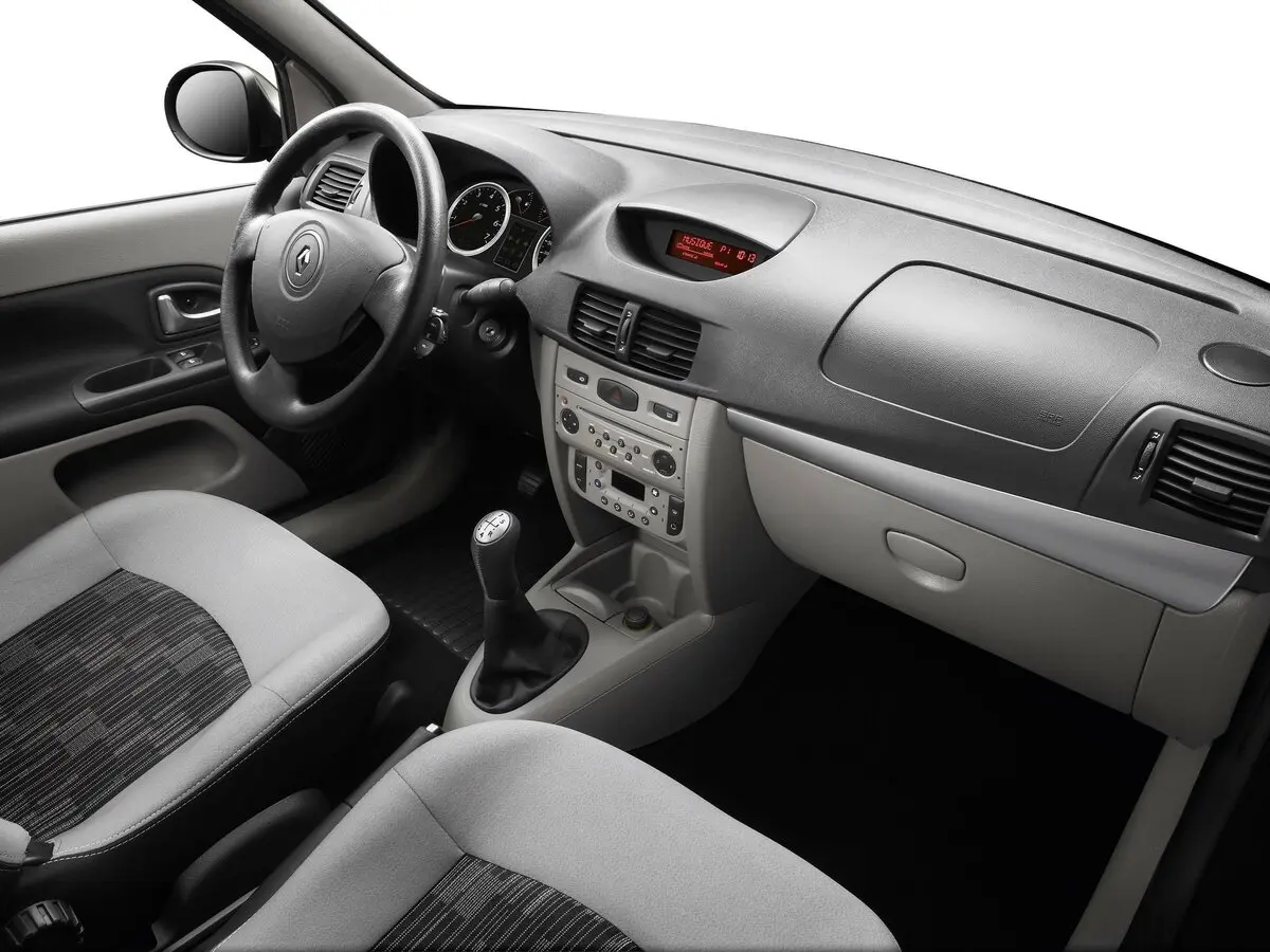 Renault Symbol ll Седан — photo 7