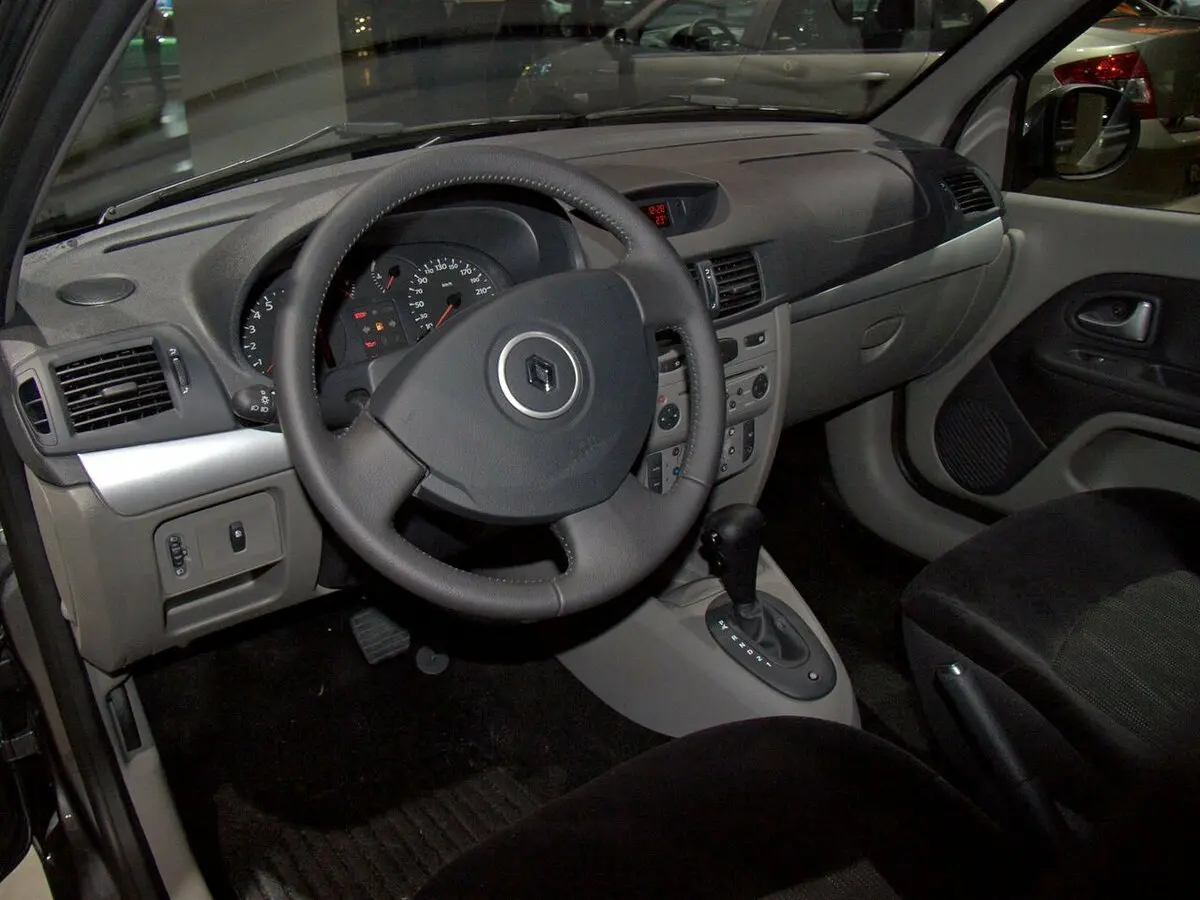 Renault Symbol ll Седан — photo 8