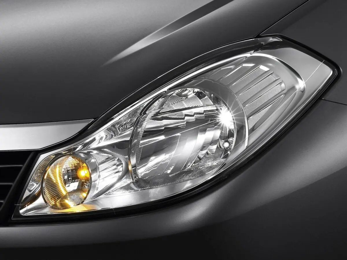 Renault Symbol ll Седан — photo 11