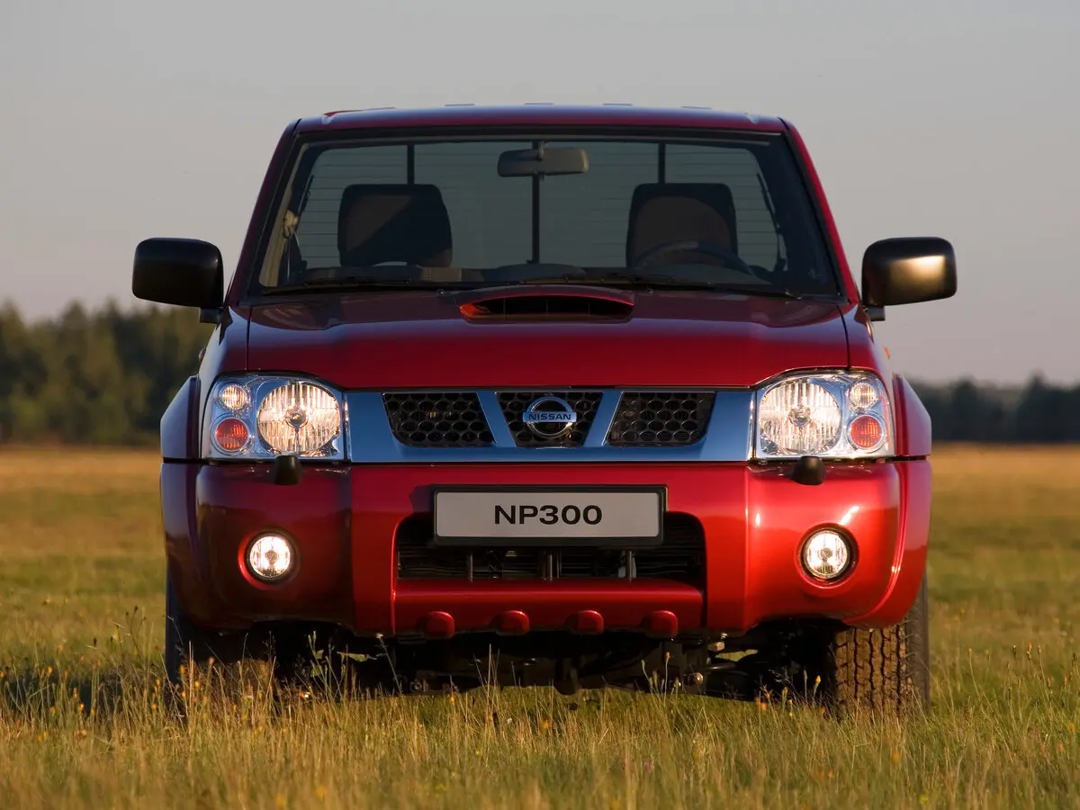 Nissan NP300 2008 – 2015 Пикап Двойная кабина — сүрөт 3