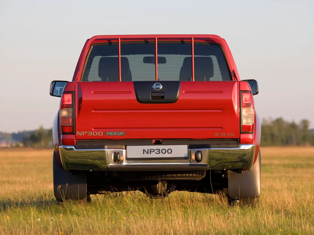 Nissan NP300 2008 – 2015 Пикап Двойная кабина — сүрөт 4