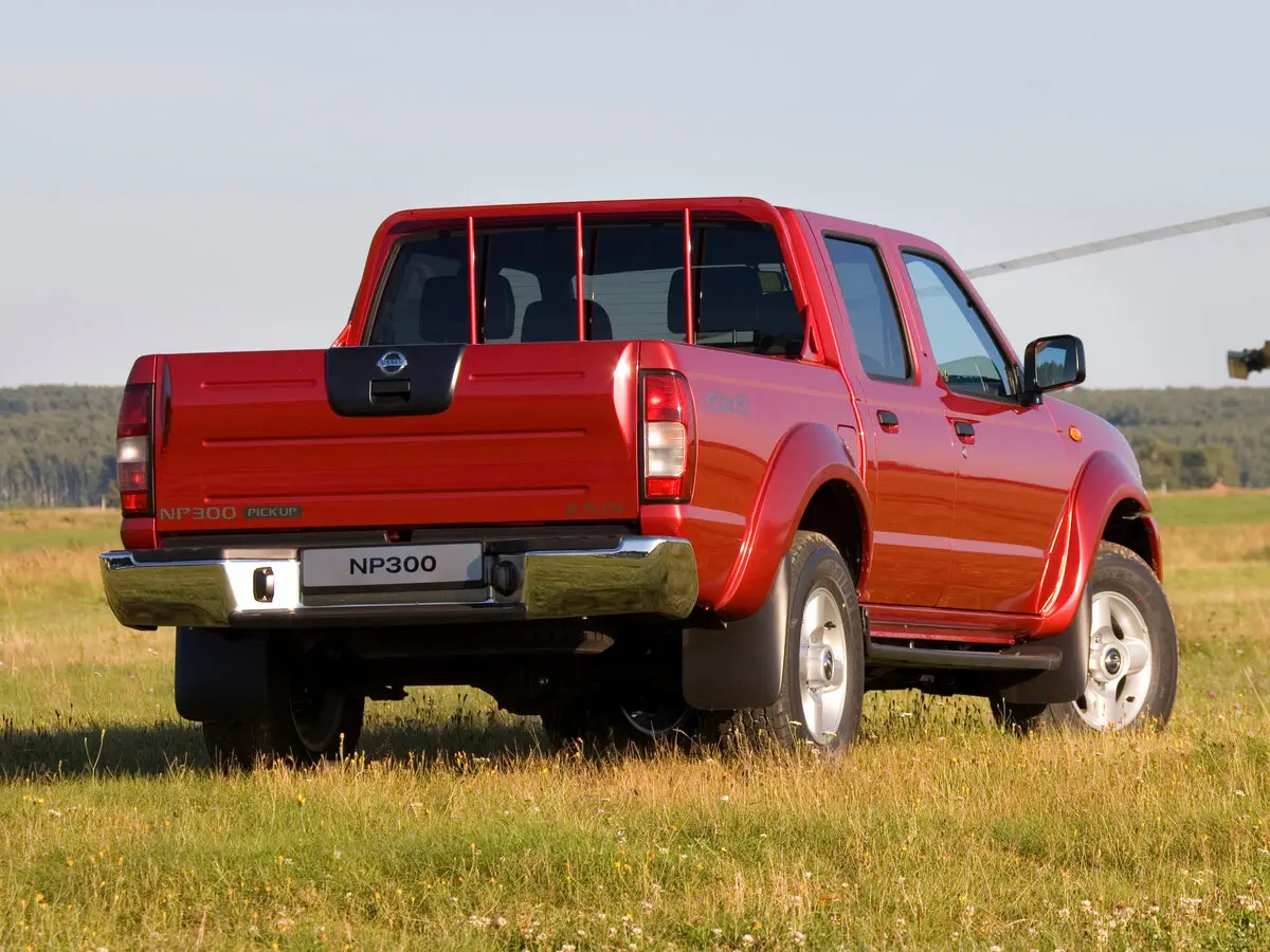 Nissan NP300 2008 – 2015 Пикап Двойная кабина — сүрөт 5