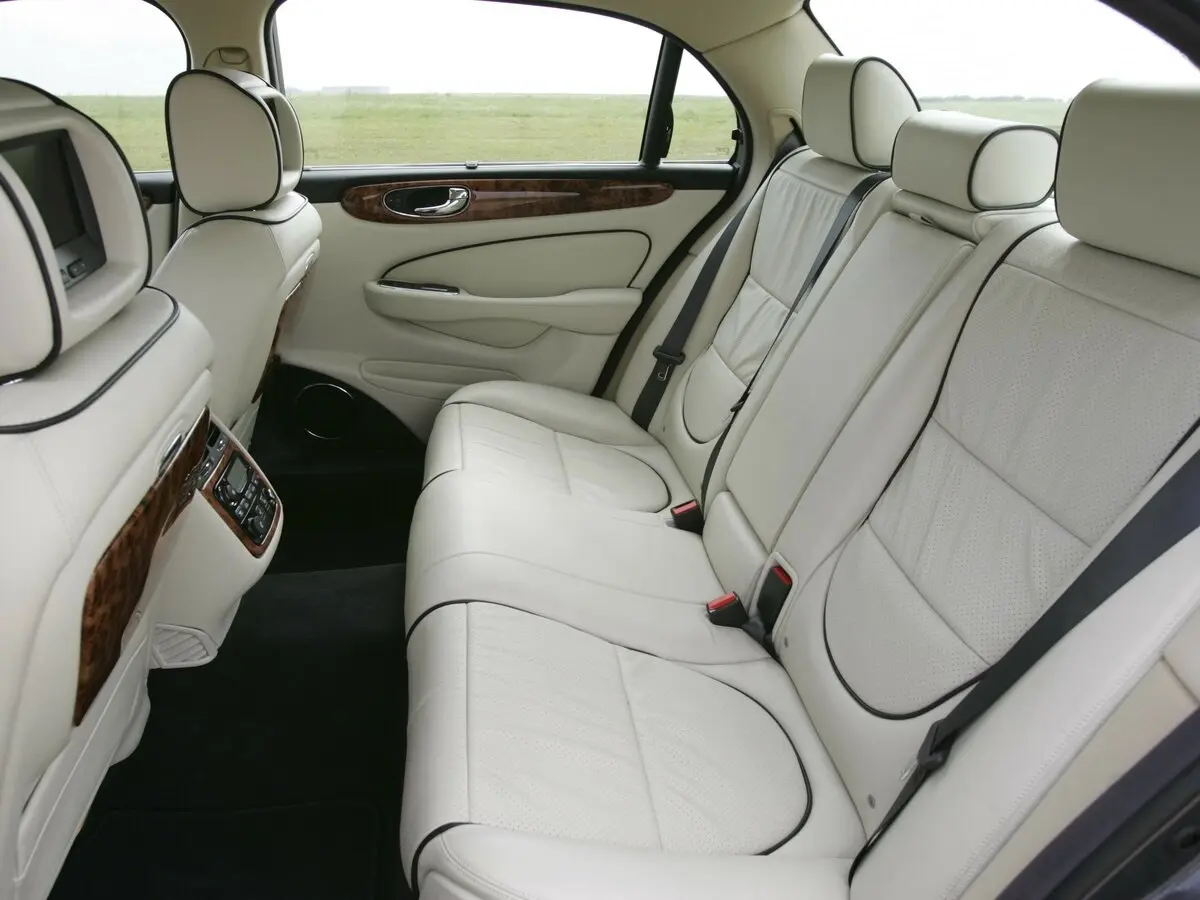 Jaguar XJ III (X350/X358) Седан Long — photo 8
