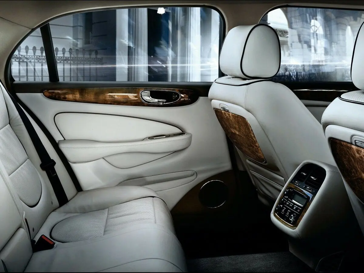 Jaguar XJ III (X350/X358) Седан Long — photo 9