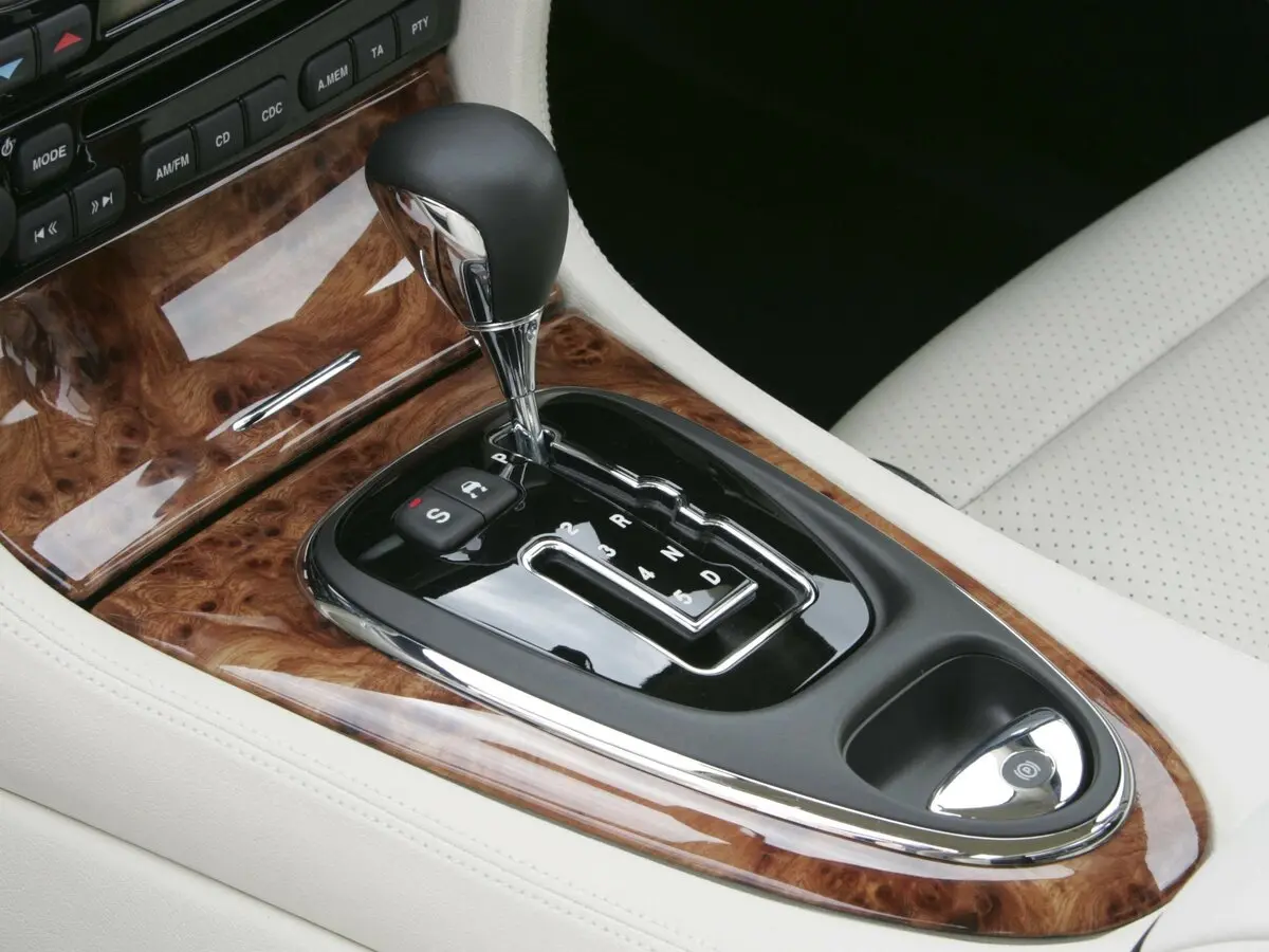 Jaguar XJ III (X350/X358) Седан Long — photo 11