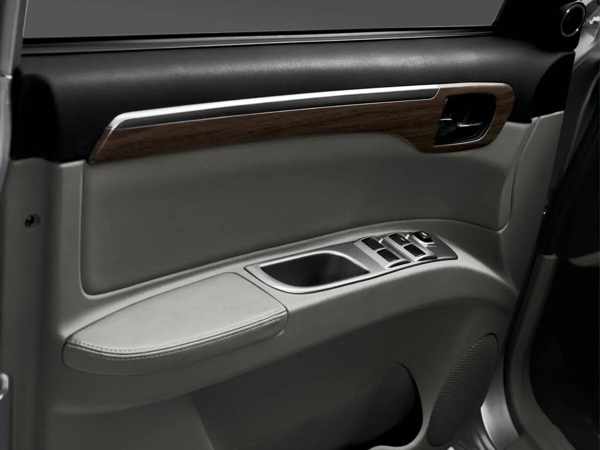 Mitsubishi Pajero Sport II Внедорожник 5 дв. — фото 12