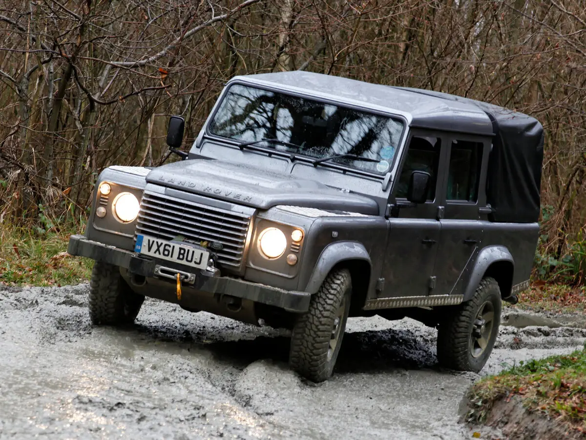 Land Rover Defender I Рестайлинг Пикап Двойная кабина — сүрөт 3