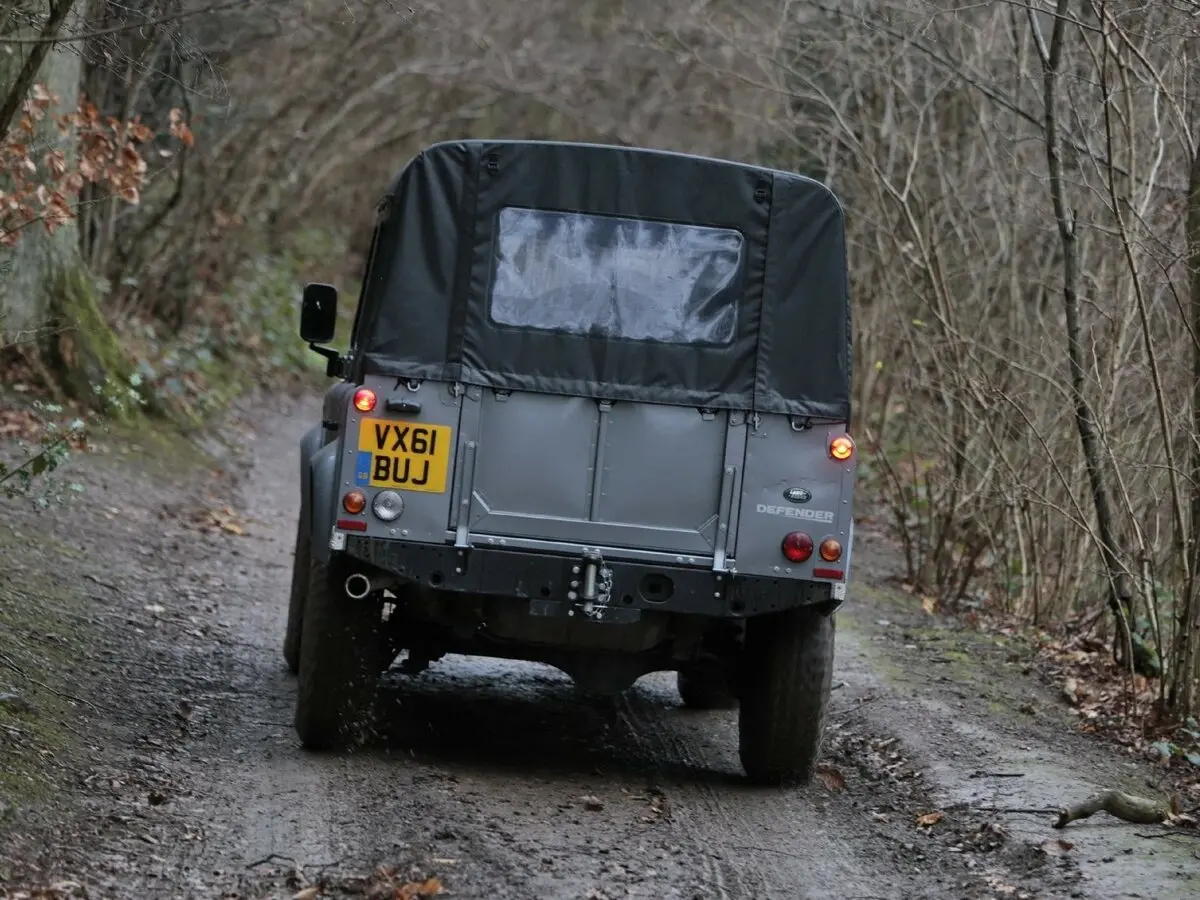 Land Rover Defender I Рестайлинг Пикап Двойная кабина — сүрөт 4